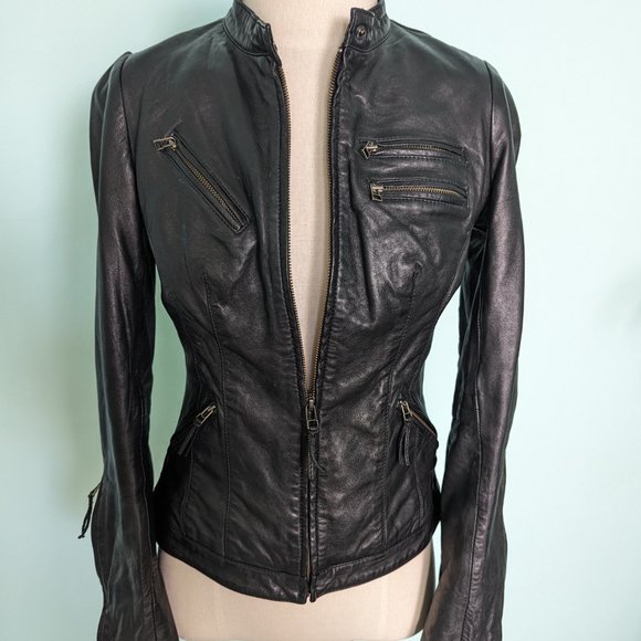 Danier - Picture 2 of 6